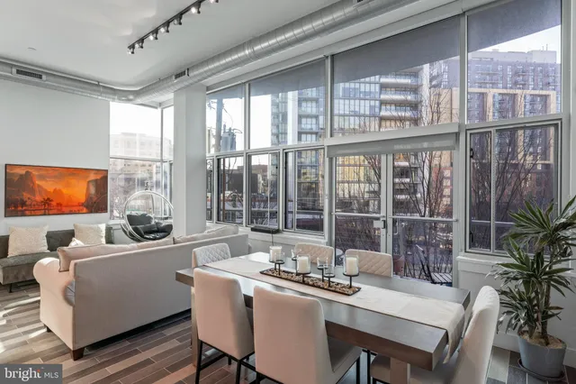 $3,200 | 7809 Woodmont Avenue, Unit 3A, Bethesda, MD 20814