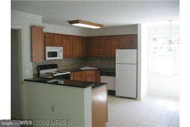 5220 Milland Street Springfield, VA 22151 - Photo 3 of 9 Kitchen