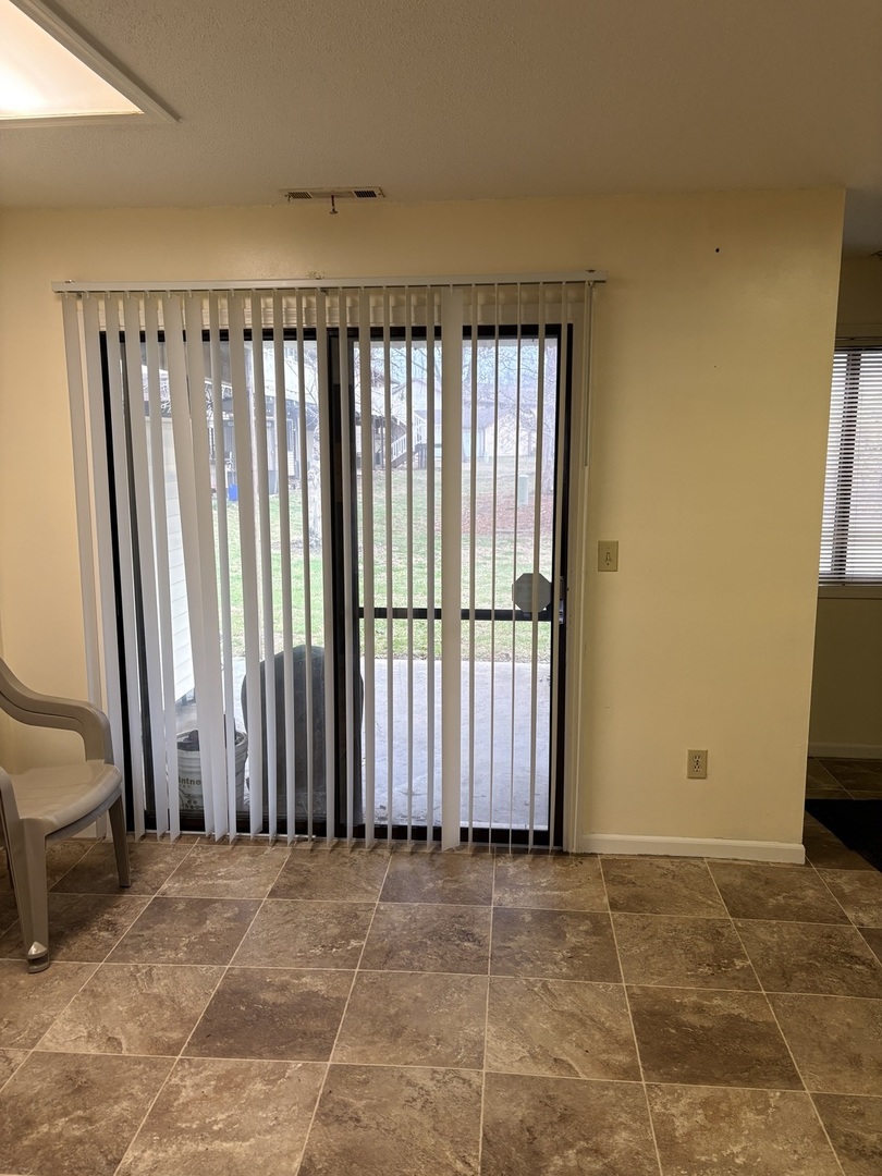 1710 Willow View Road, Unit 3 Urbana, IL 61802 - Photo 3 of 15