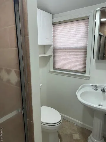 $5,400 | 106 Bregman Avenue, New Hyde Park, NY 11040