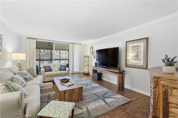 $739,000 | 232 Junipero Avenue, Unit B1, Long Beach, CA 90803