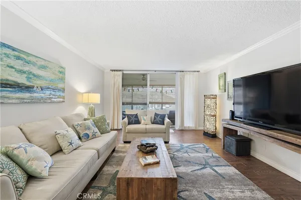 $739,000 | 232 Junipero Avenue, Unit B1, Long Beach, CA 90803