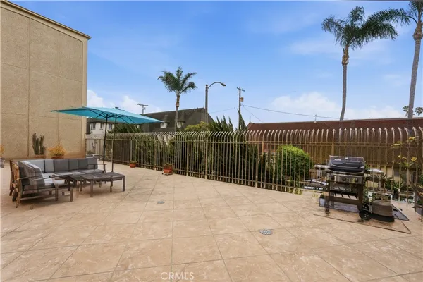 $739,000 | 232 Junipero Avenue, Unit B1, Long Beach, CA 90803