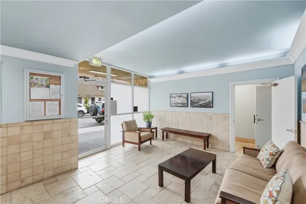 $739,000 | 232 Junipero Avenue, Unit B1, Long Beach, CA 90803