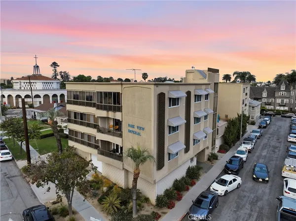 $739,000 | 232 Junipero Avenue, Unit B1, Long Beach, CA 90803