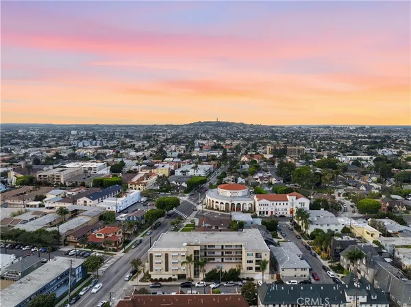 $739,000 | 232 Junipero Avenue, Unit B1, Long Beach, CA 90803