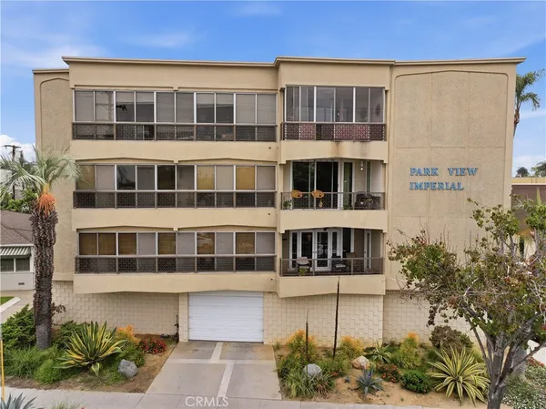 $739,000 | 232 Junipero Avenue, Unit B1, Long Beach, CA 90803