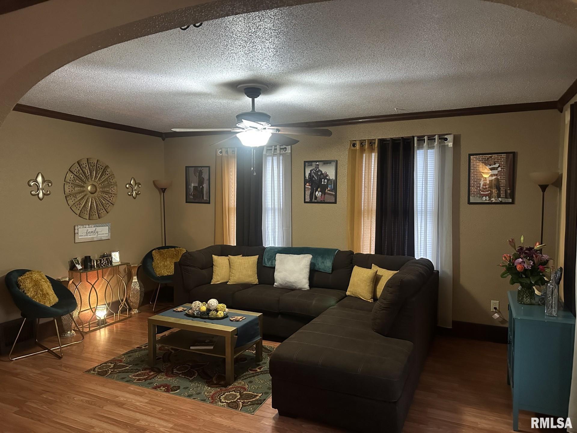 433 20th Avenue Moline, IL 61265 - Photo 2 of 22