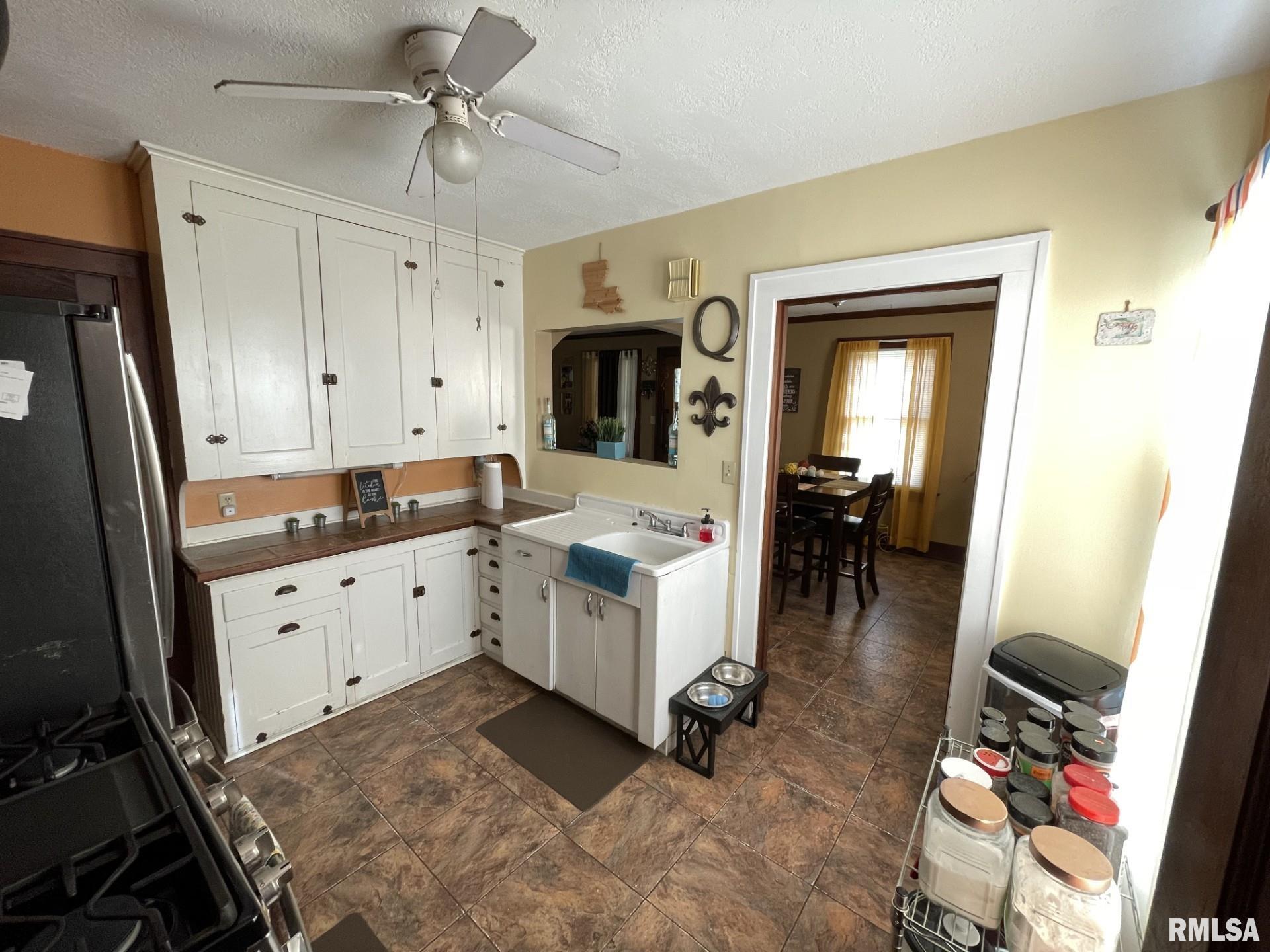 433 20th Avenue Moline, IL 61265 - Photo 5 of 22