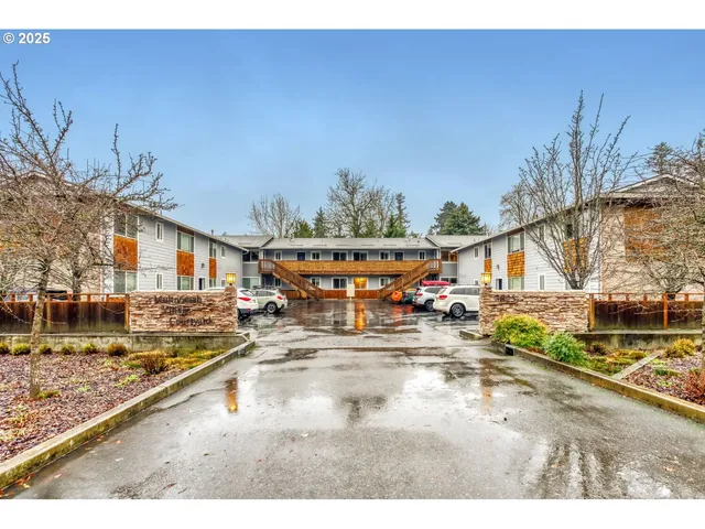 $290,000 | 3925 Southwest Multnomah Boulevard, Unit 206, Portland, OR 97219