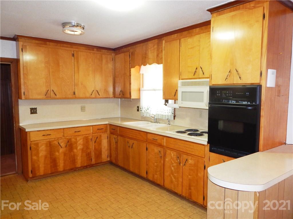 1828 Springsteen Road Rock Hill, SC 29730 - Photo 6 of 24 Gallery Image 6
