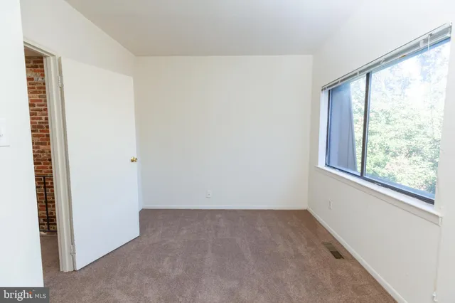 $1,825 | 2031-7 South Street, Unit 200, Philadelphia, PA 19147