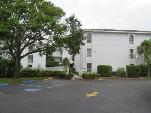 $1,950 | 6304 Pointe W Boulevard West, Unit A309, Bradenton, FL 34209
