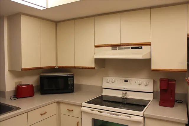 $1,950 | 6304 Pointe W Boulevard West, Unit A309, Bradenton, FL 34209