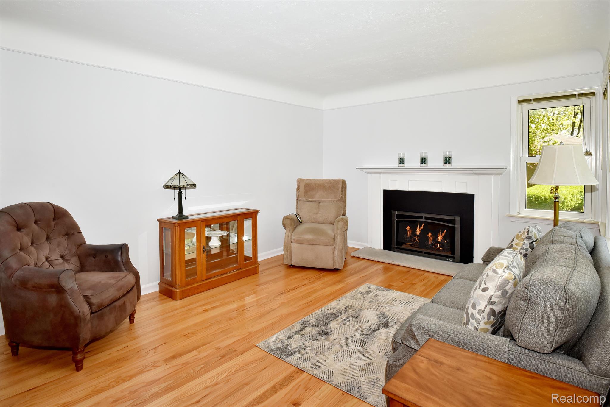2123 Somerset Road Bloomfield Hills, MI 48302 - Photo 4 of 34 Gallery Image 4