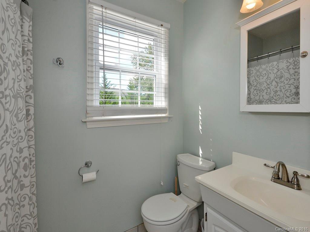 67 Nix Road Hendersonville, NC 28792 - Photo 11 of 18 Gallery Image 11