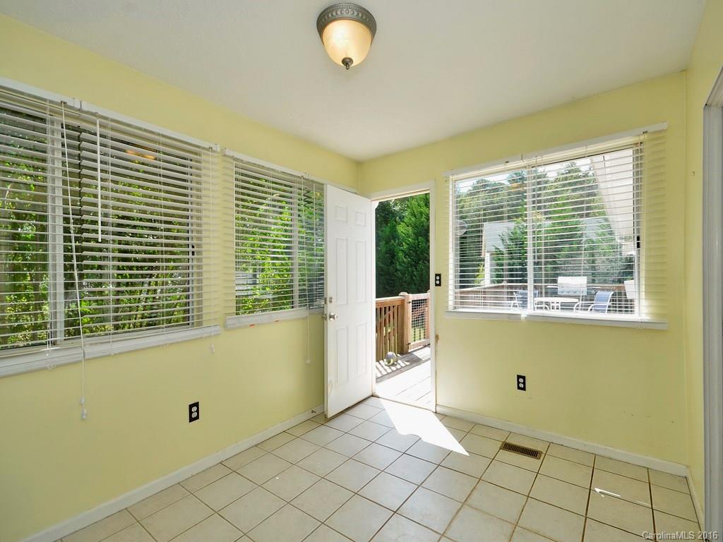 67 Nix Road Hendersonville, NC 28792 - Photo 6 of 18 Gallery Image 6