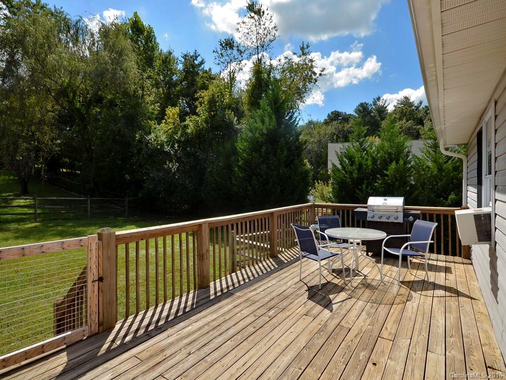67 Nix Road Hendersonville, NC 28792 - Photo 7 of 18 Gallery Image 7