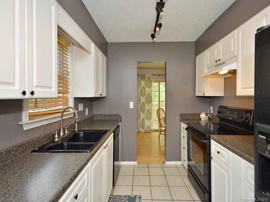 67 Nix Road Hendersonville, NC 28792 - Photo 9 of 18 Gallery Image 9