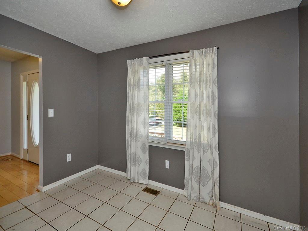 67 Nix Road Hendersonville, NC 28792 - Photo 10 of 18 Gallery Image 10