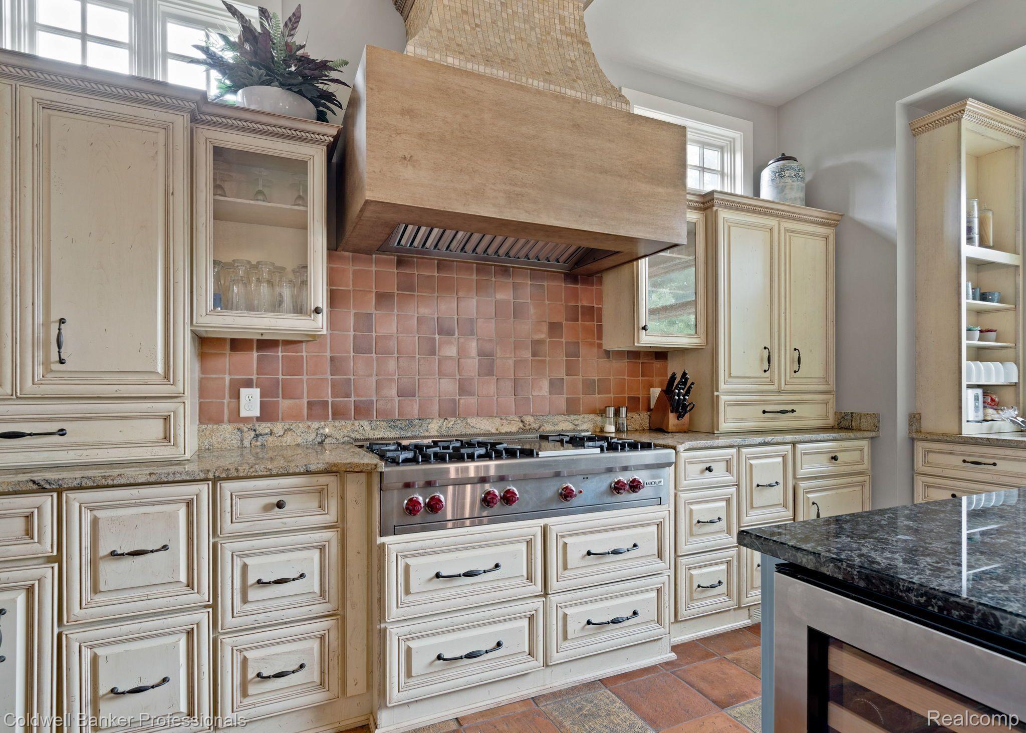 5131 West Road Washington, MI 48094 - Photo 13 of 111 Wolf gas range