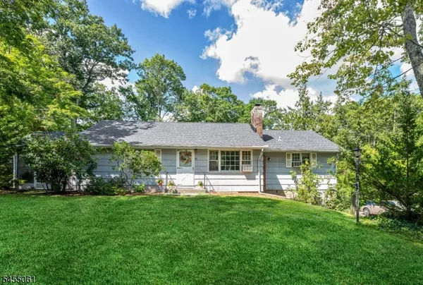 $675,000 | 115 Riverwood Avenue, Bedminster, NJ 07921
