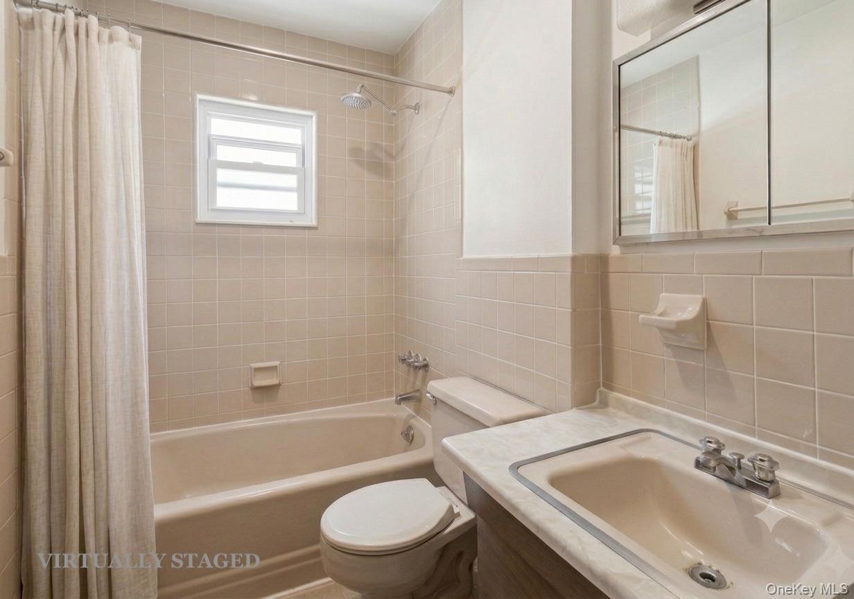 508 New Rochelle Road, Unit 2 Bronxville, NY 10708 - Photo 9 of 18 Full Bathroom - virtually staged to show empty
