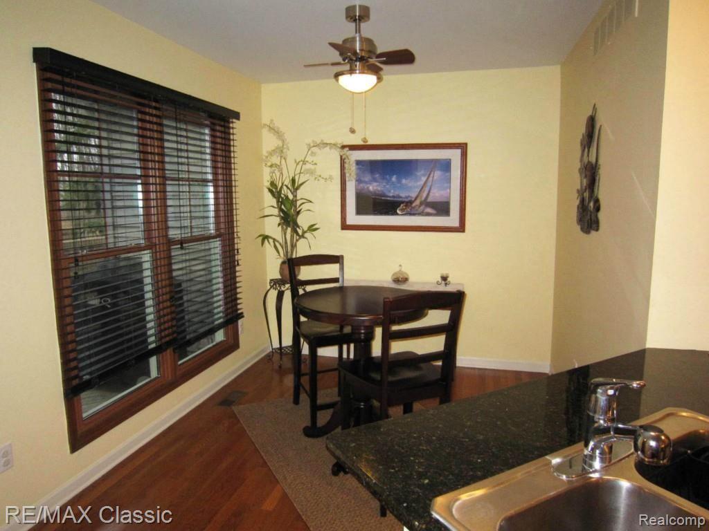 23061 Farmington Road, Unit 22 Farmington, MI 48336 - Photo 9 of 16 Breakfast Nook