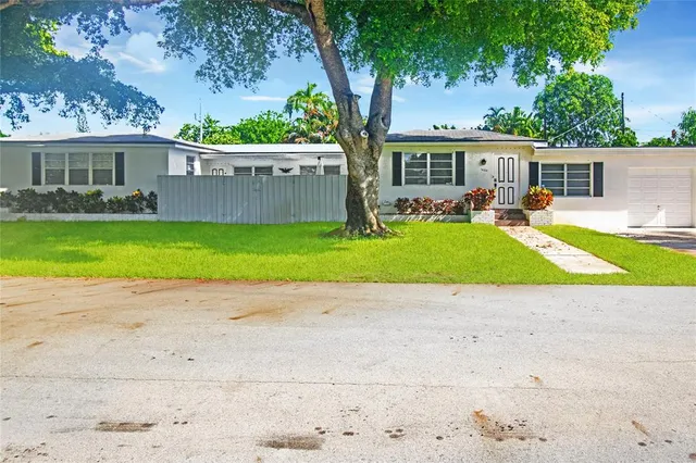 $1,050,000 | 1625 Cleveland Street, Hollywood, FL 33020