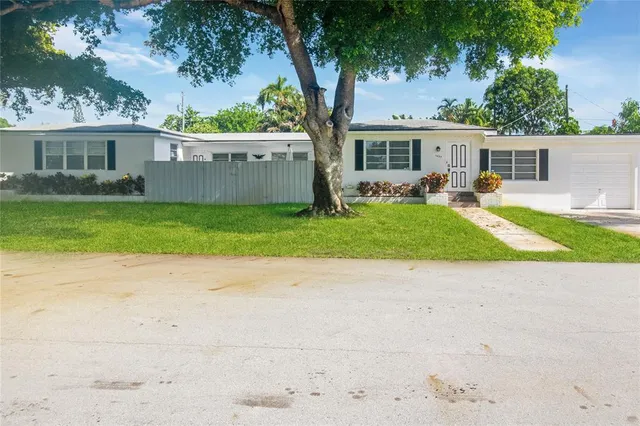 $1,050,000 | 1625 Cleveland Street, Hollywood, FL 33020