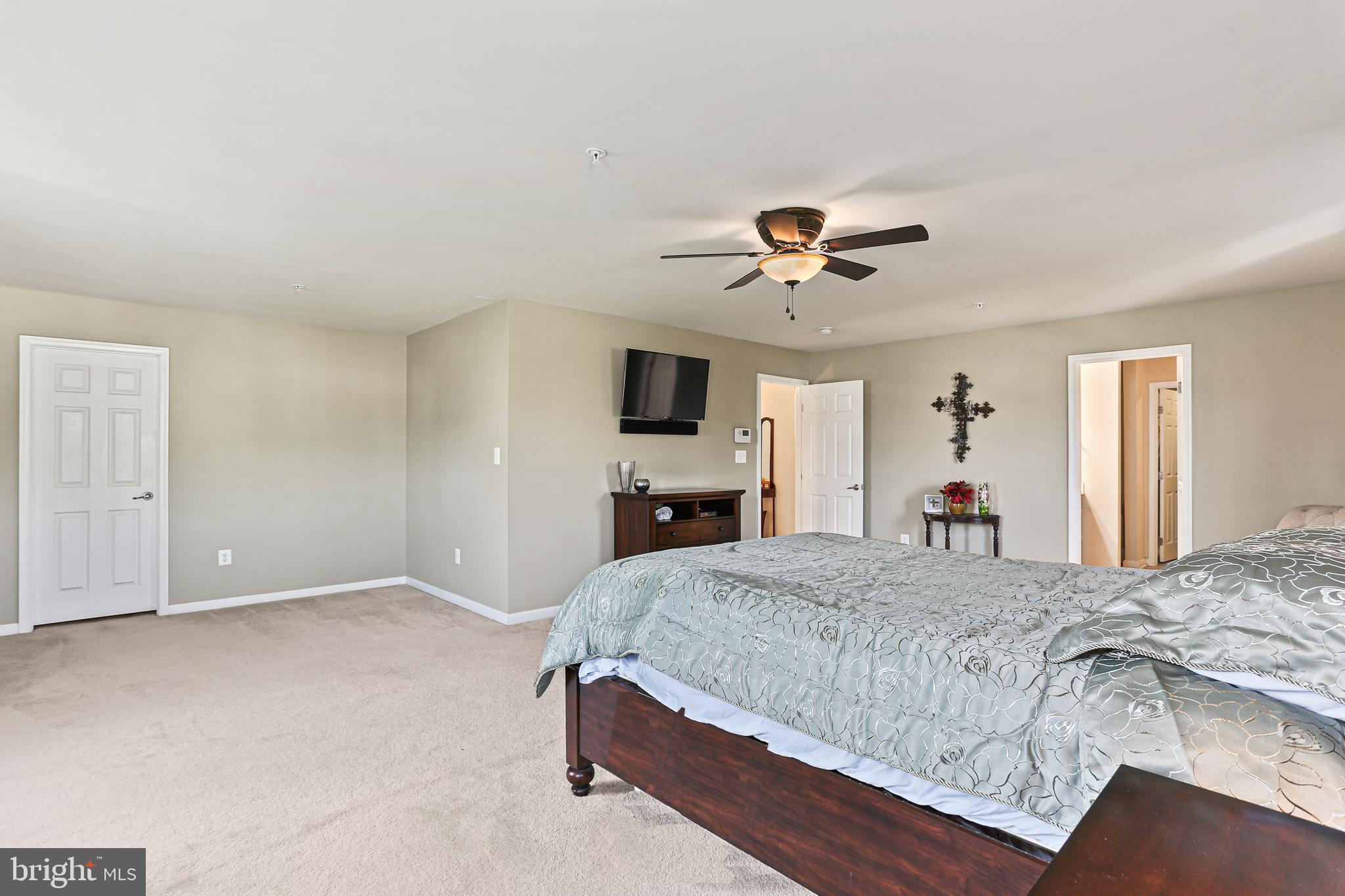 1122 Sassafras Circle Eldersburg, MD 21784 - Photo 22 of 40 Primary ensuite bedroom with 2 walk-in closets