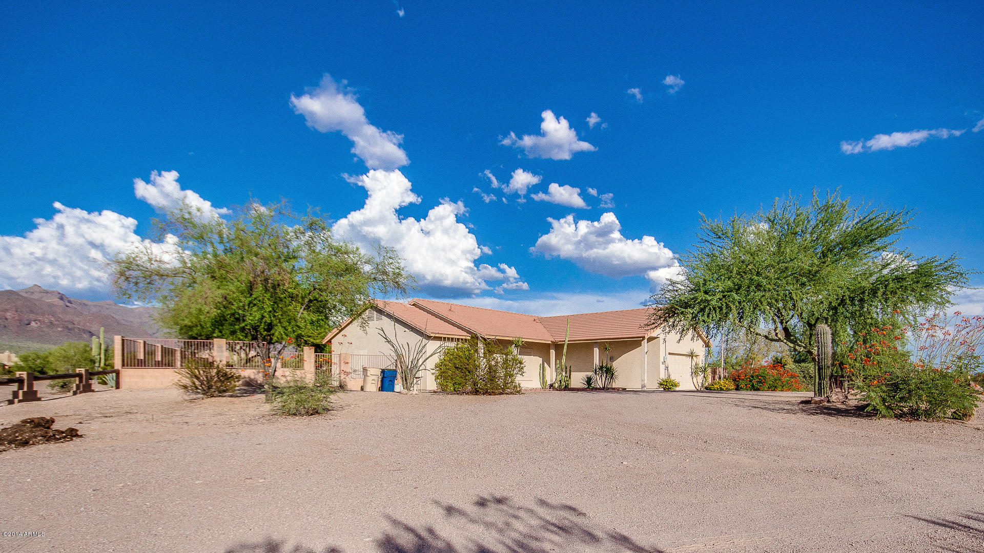 777 South Moon Road Apache Junction, AZ 85119 - Photo 3 of 33 3