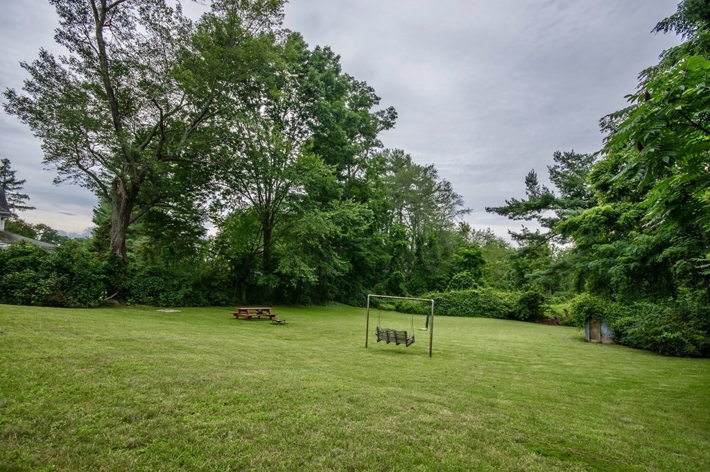 263 Northampton Road Amherst, MA 01002 - Photo 4 of 34 Gallery Image 4