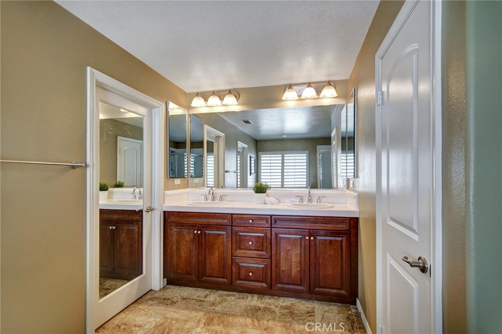7863 Whippet Street Eastvale, CA 92880 - Photo 39 of 65 Primary En-Suite