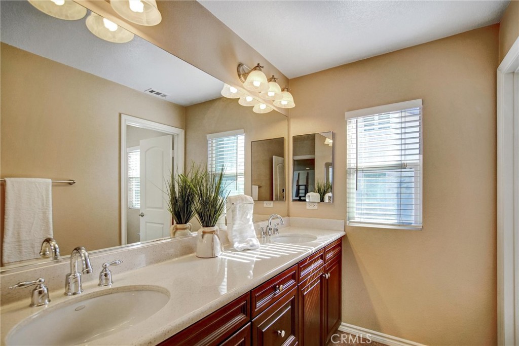 7863 Whippet Street Eastvale, CA 92880 - Photo 43 of 65 Upstairs Full Bathroom