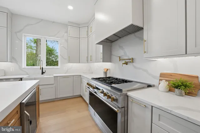 $2,250,000 | 7228 Allan Avenue, Falls Church, VA 22046