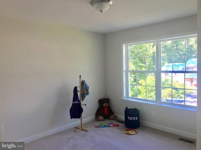439 West Maple Road Linthicum Heights, MD 21090 - Photo 18 of 30 a room with a window