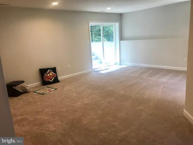 439 West Maple Road Linthicum Heights, MD 21090 - Photo 20 of 30 an empty room with a window