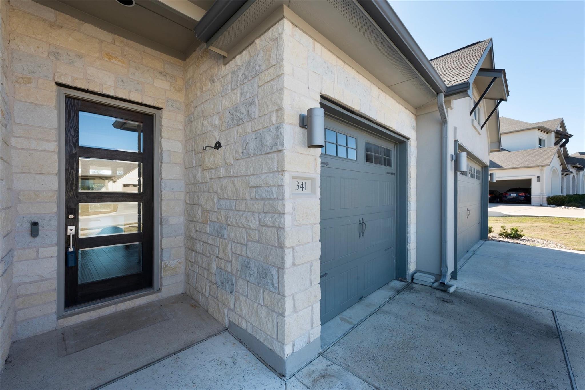341 Bitterroot Lane Austin, TX 78737 - Photo 3 of 40