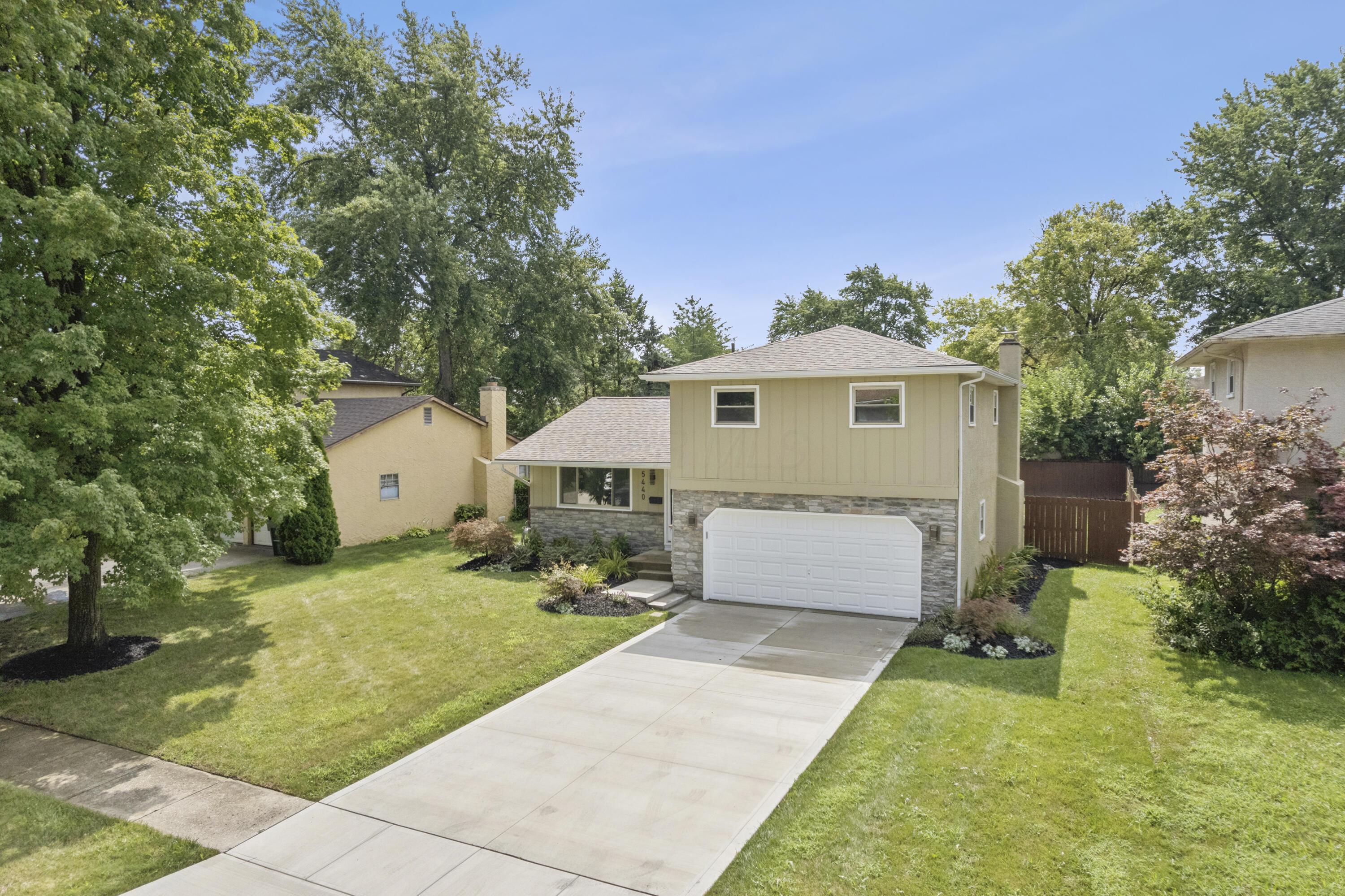 5440 Aspen Road Columbus, OH 43229 - Photo 46 of 52 Drone - Front