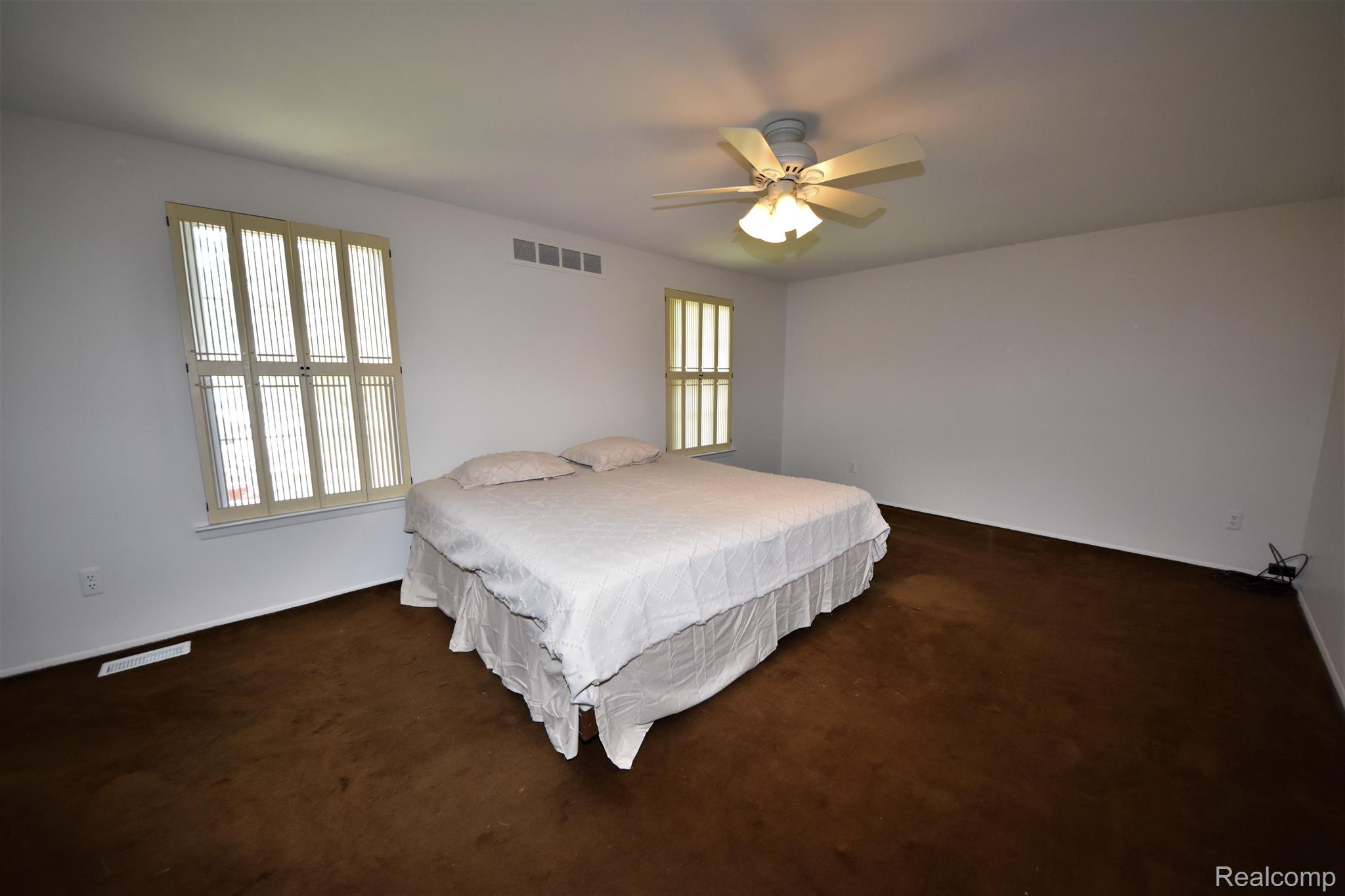 29679 High Valley Road Farmington, MI 48331 - Photo 16 of 31 Primary bedroom