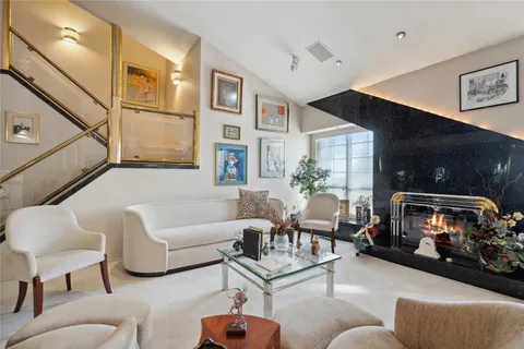 $1,650,000 | 97 Crows Nest, Manhasset, NY 11030