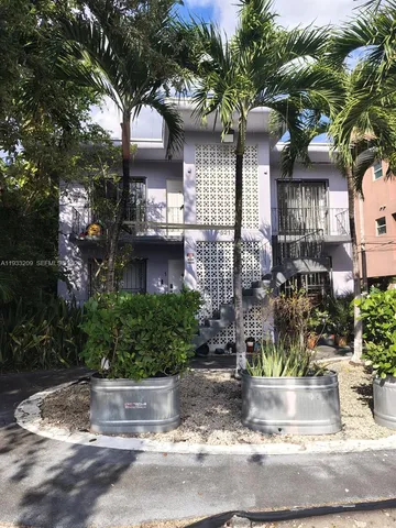 $1,700 | 521 Northeast 62nd Street, Unit 4, Miami, FL 33138
