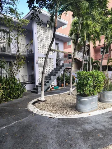 $1,700 | 521 Northeast 62nd Street, Unit 4, Miami, FL 33138