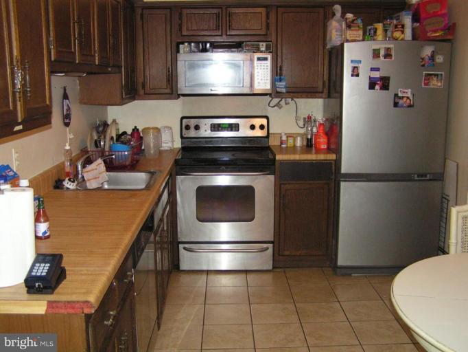 8721 Ridge Hollow Court Springfield, VA 22152 - Photo 3 of 4 Kitchen