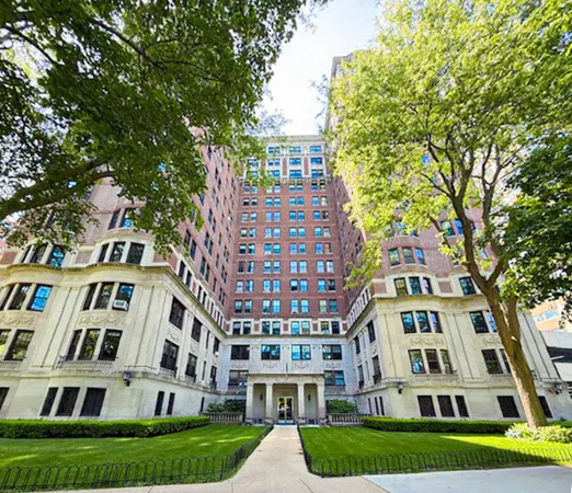 $149,900 | 5000 North Marine Drive, Unit 14E, Chicago, IL 60640