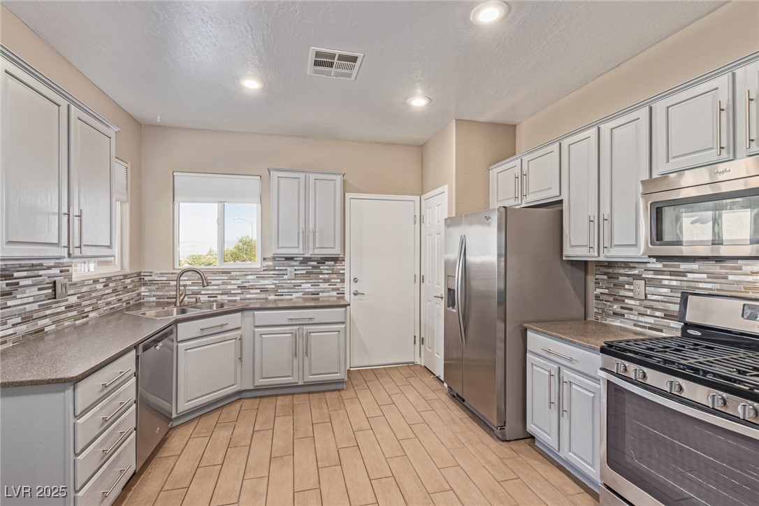 2441 Erastus Drive Henderson, NV 89044 - Photo 9 of 26