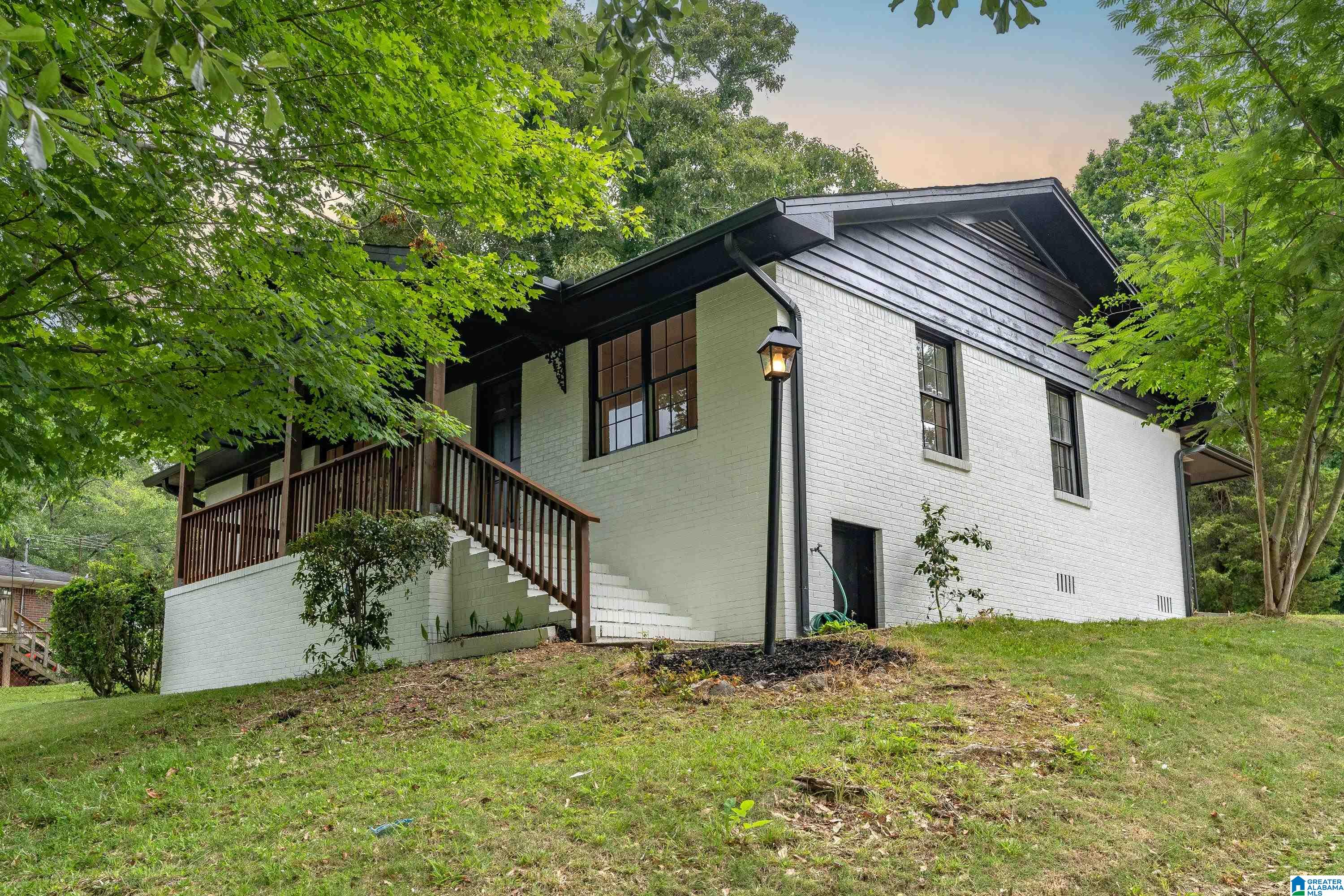 829 Ridge Ln Drive Bessemer, AL 35020 - Photo 3 of 27