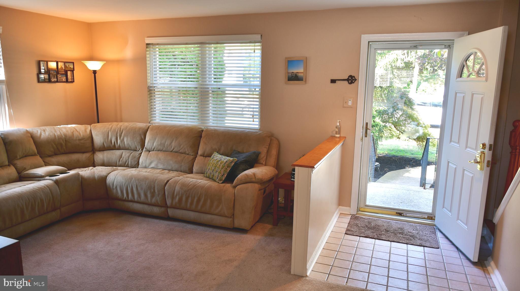109 Barren Road Newtown Square, PA 19073 - Photo 5 of 52 Living Room