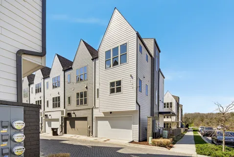 $499,900 | 354 East Village Lane, Nashville, TN 37216